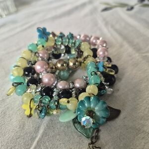 Floral Beaded Bracelet with Multicolor Accents